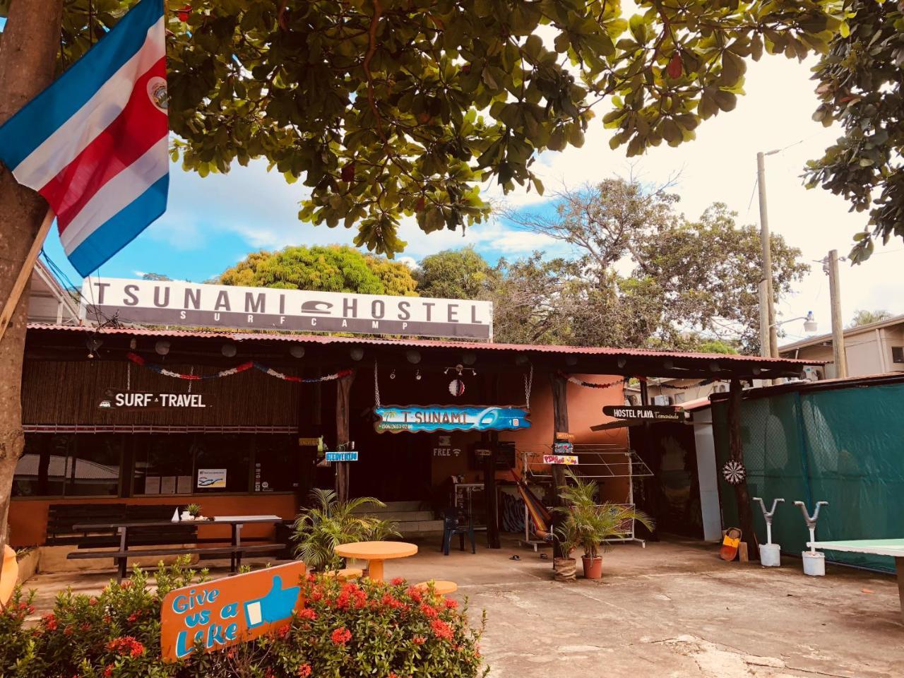 Tsunami Hostel Tamarindo Exterior photo