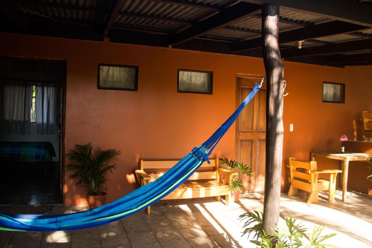 Tsunami Hostel Tamarindo Exterior photo